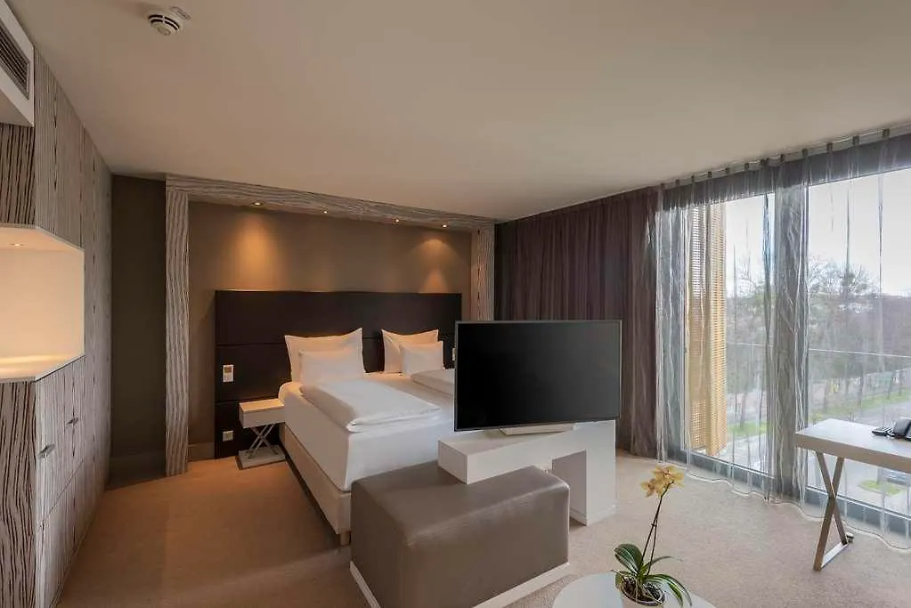 Doubletree By Hilton Vienna Schonbrunn Otel