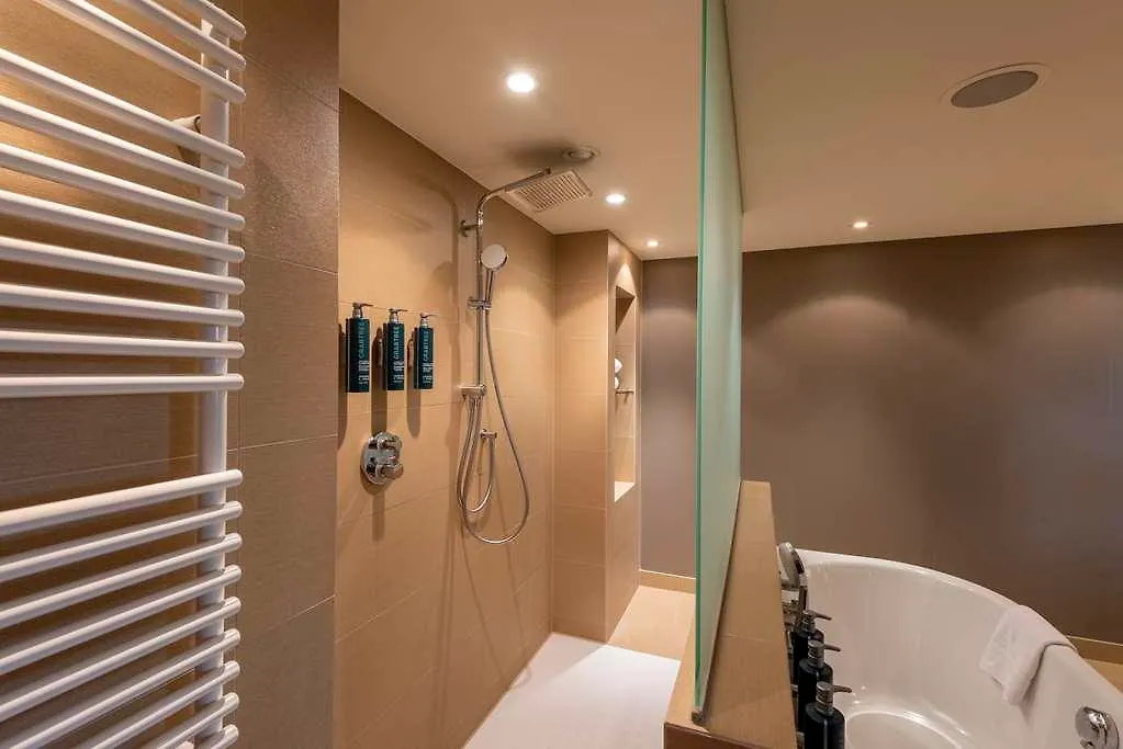Doubletree By Hilton Vienna Schonbrunn Otel