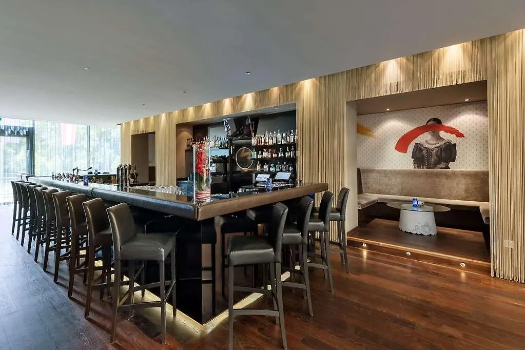 Doubletree By Hilton Vienna Schonbrunn Otel 0*,