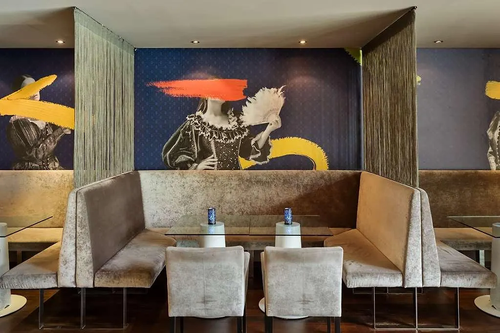 Doubletree By Hilton Vienna Schonbrunn Otel