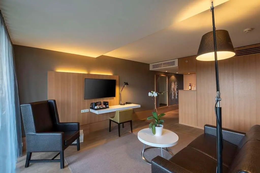 Doubletree By Hilton Vienna Schonbrunn Hotel 0*,
