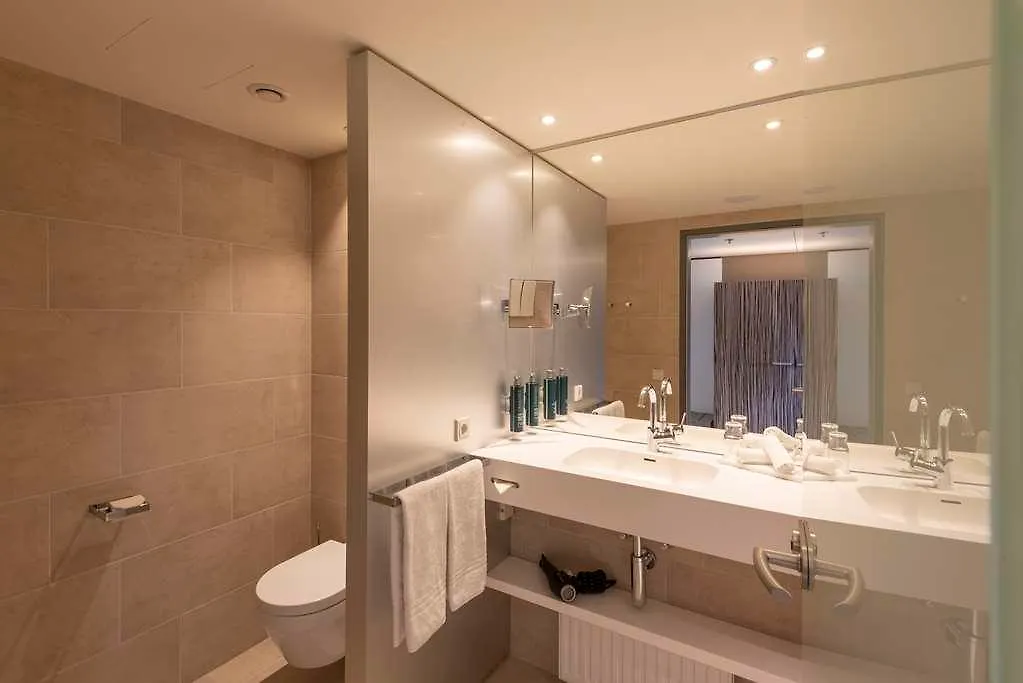 Doubletree By Hilton Vienna Schonbrunn Hotel