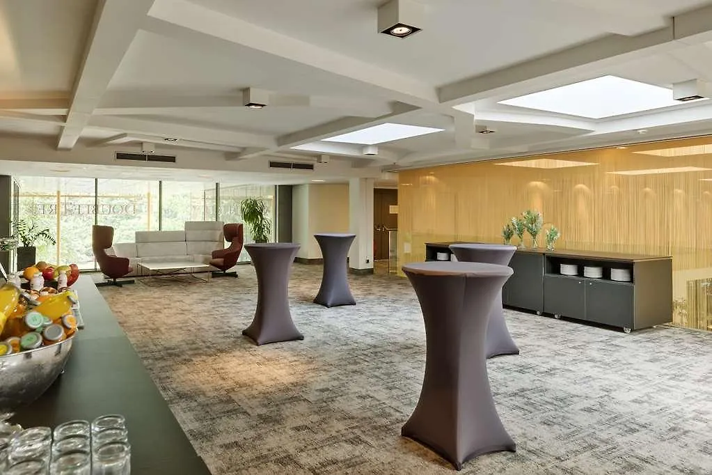 Doubletree By Hilton Vienna Schonbrunn Hotel 0*,