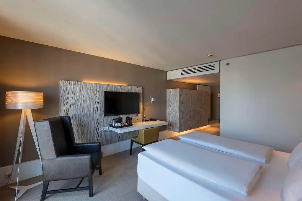 Doubletree By Hilton Vienna Schonbrunn Hotell