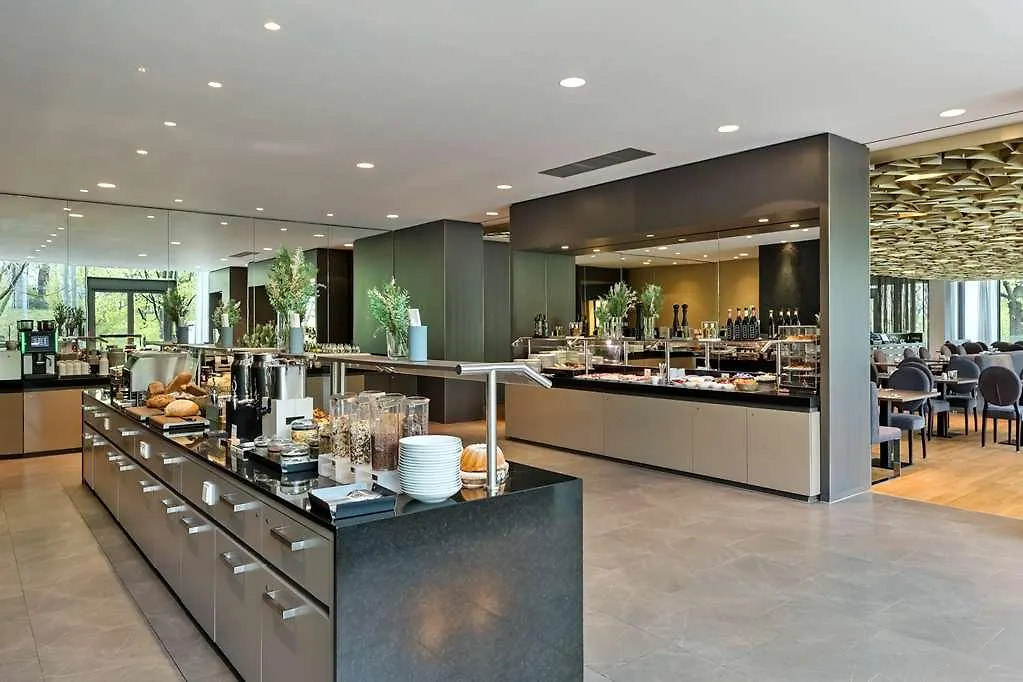 Doubletree By Hilton Vienna Schonbrunn Hotell