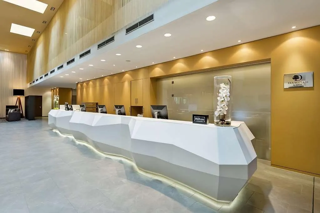 Doubletree By Hilton Vienna Schonbrunn Hotell
