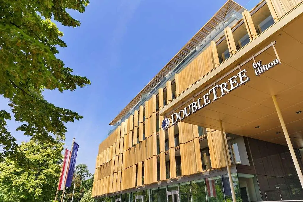 Doubletree By Hilton Vienna Schonbrunn Hotell