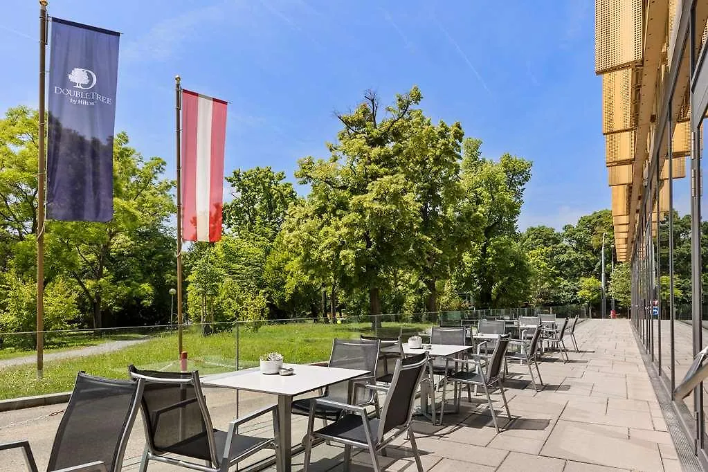 Doubletree By Hilton Vienna Schonbrunn Hotell