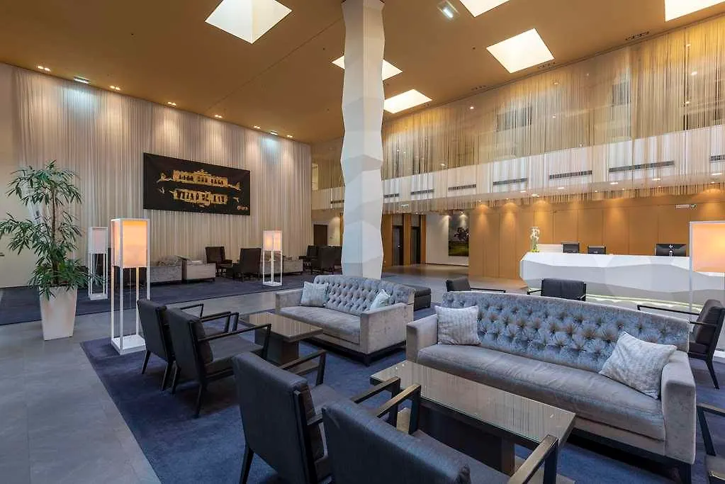 Doubletree By Hilton Vienna Schonbrunn Hotell